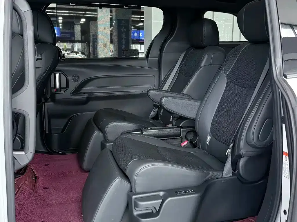 Toyota Granvia — фото 9