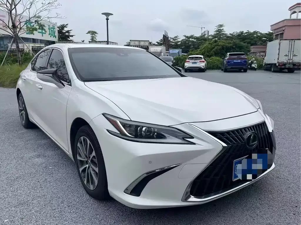Lexus ES — фото 4