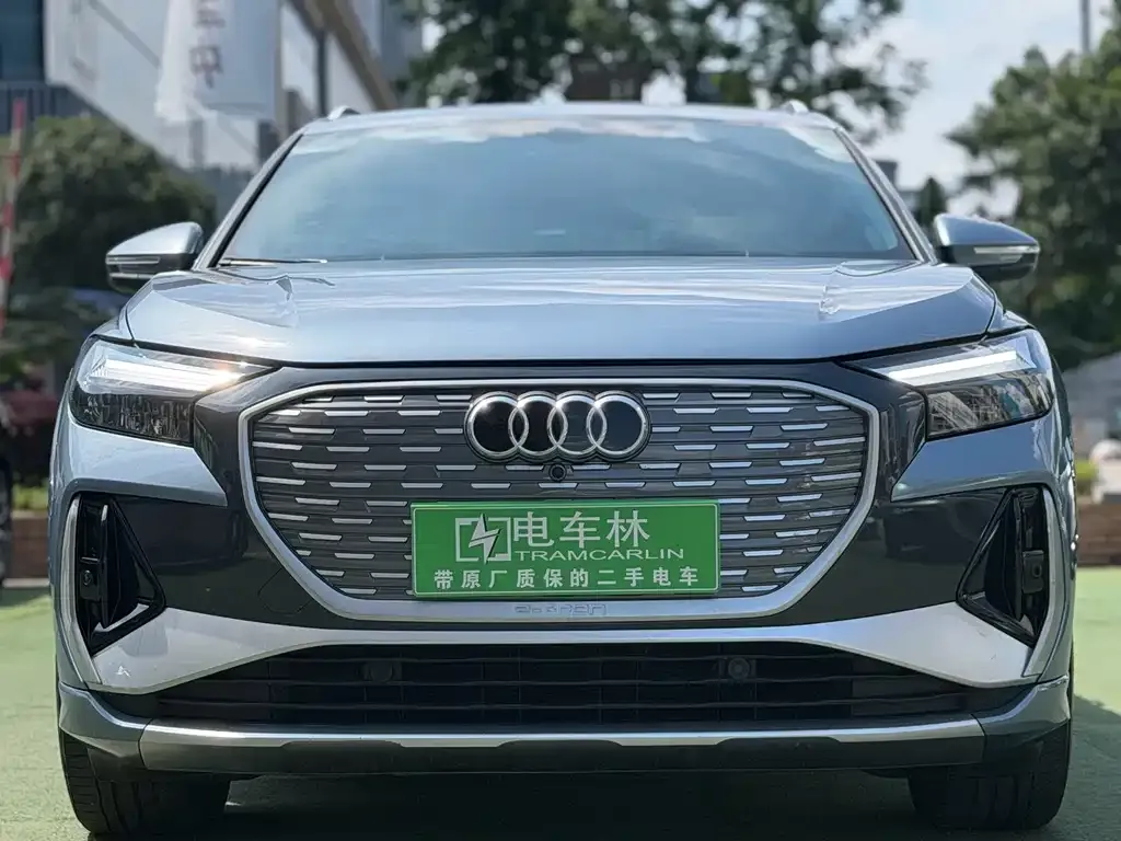 Audi Q4 e-tron — фото 4