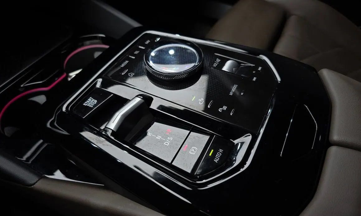 BMW 5-Series — фото 7