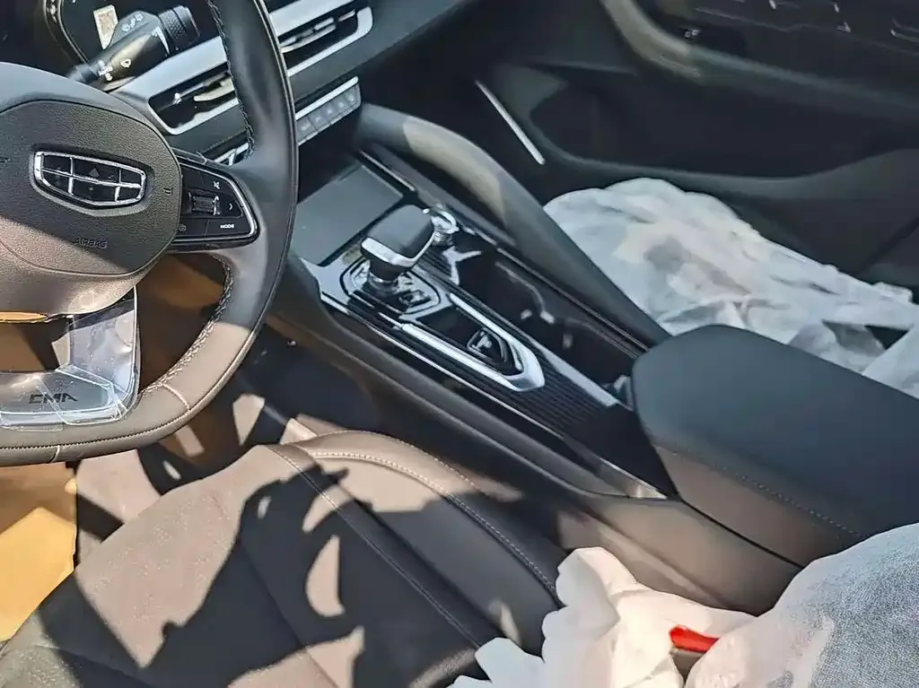 Geely Xingyue L 2024 из CN, фото 3