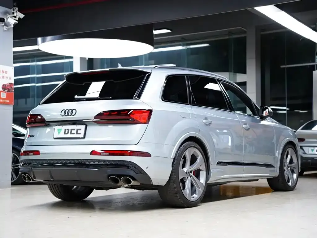 Audi SQ7 2024 из CN, фото 6