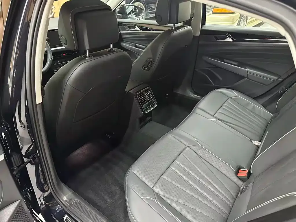 Volkswagen Passat — фото 4