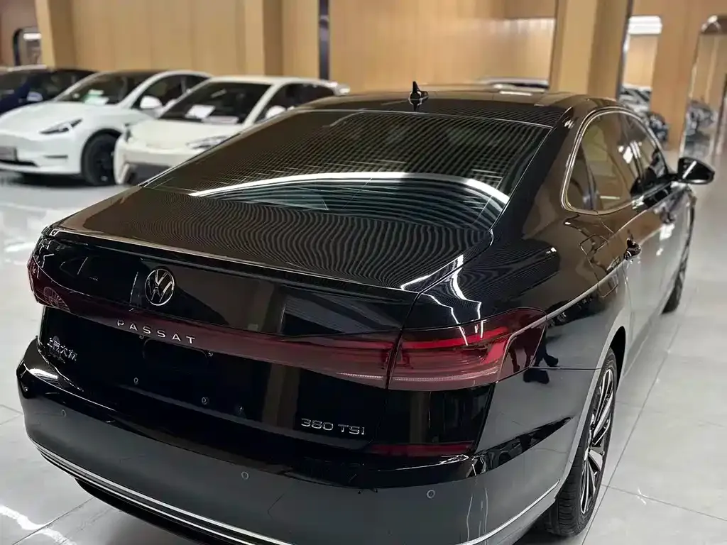 Volkswagen Passat — фото 6