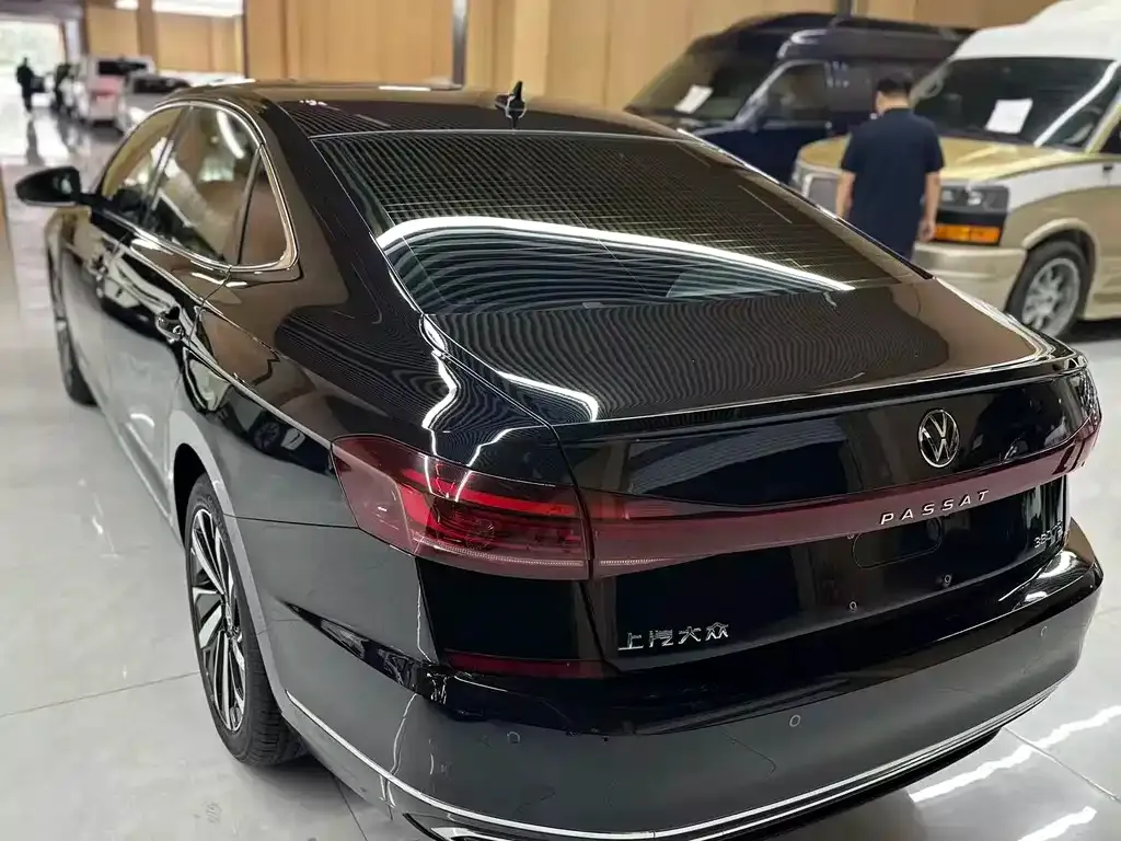 Volkswagen Passat — фото 3