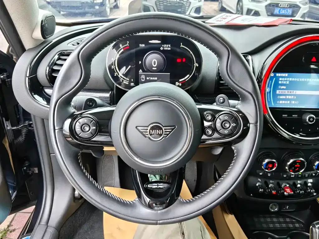 MINI Clubman — фото 4