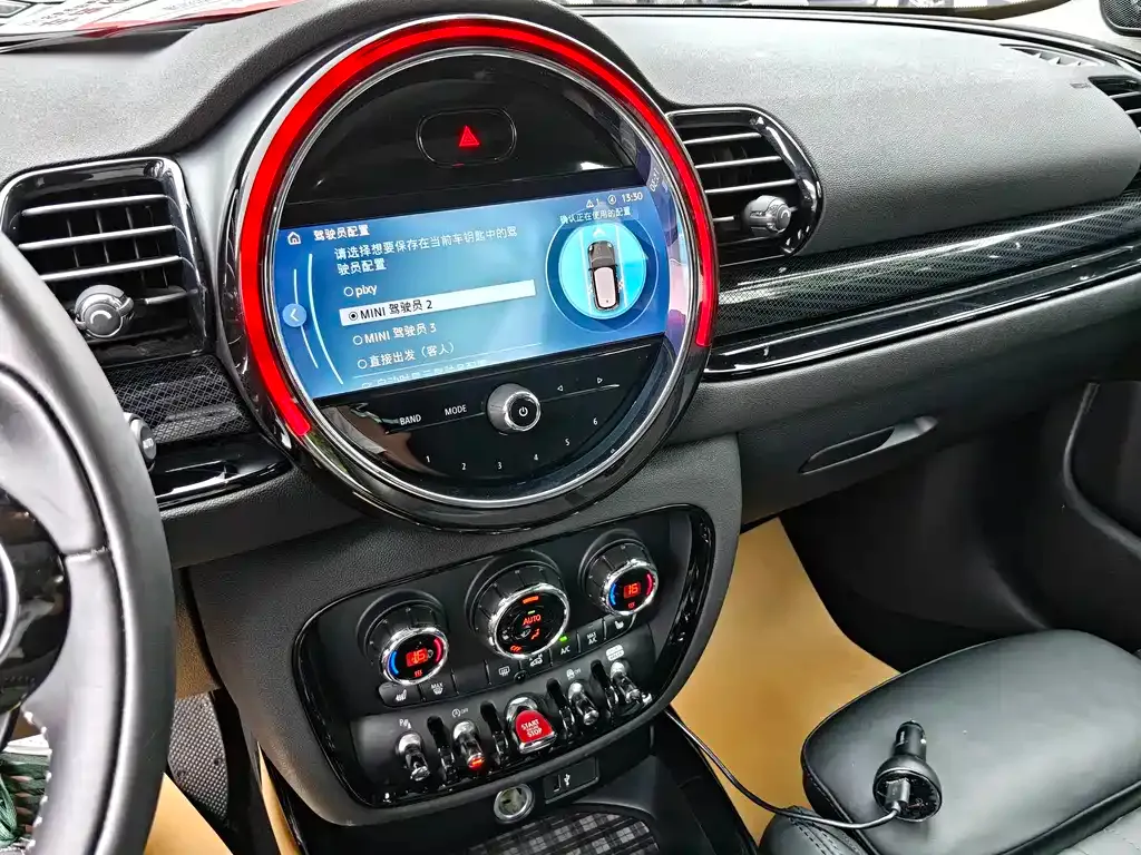 MINI Clubman — фото 9