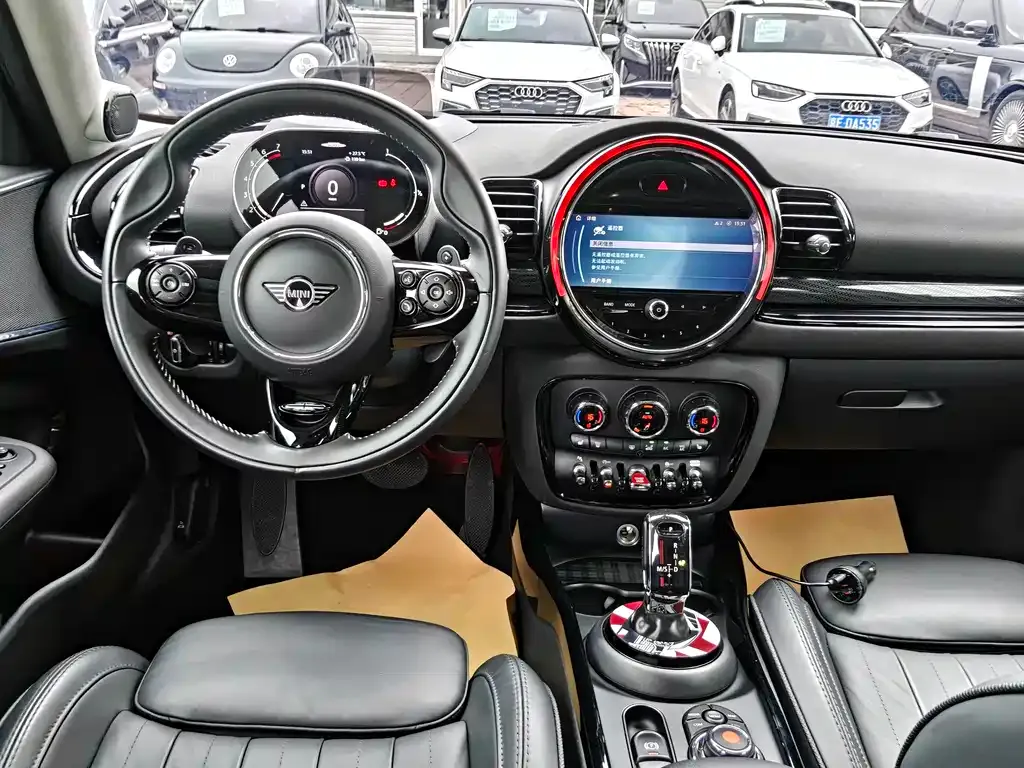 MINI Clubman — фото 5