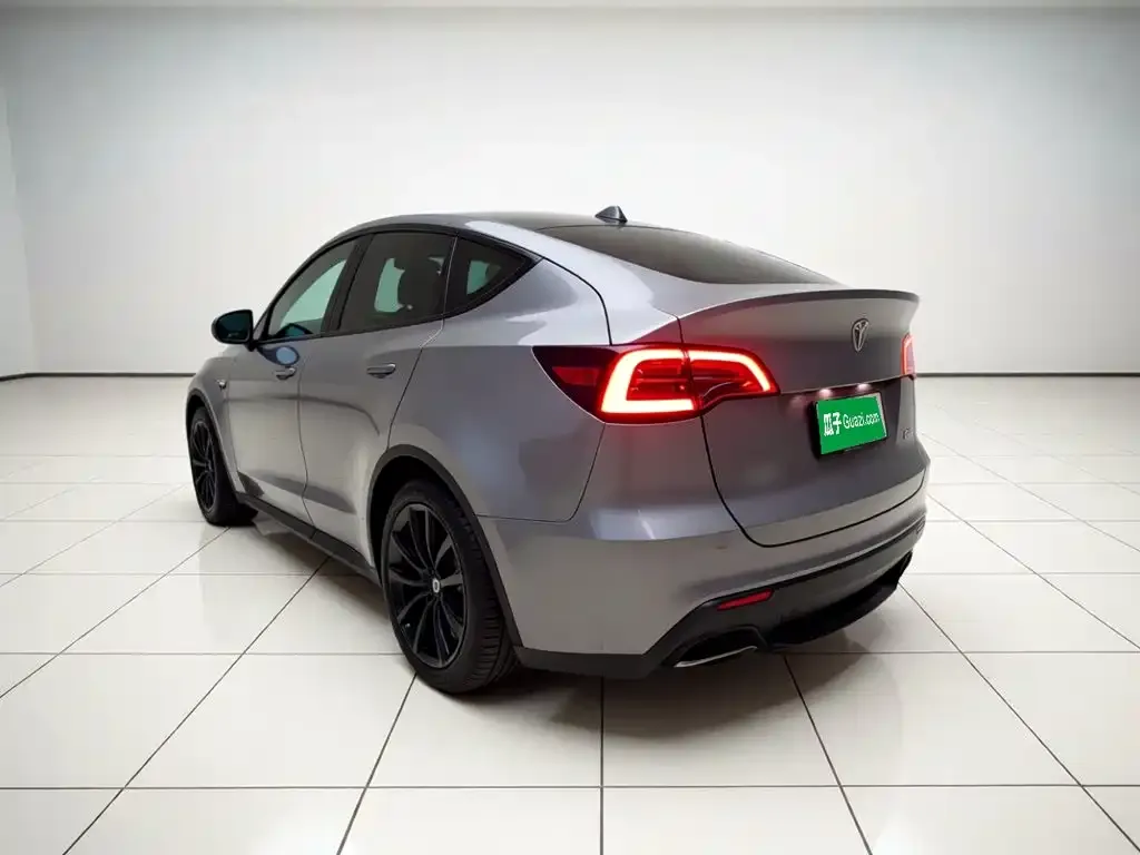 Tesla Model Y — фото 7