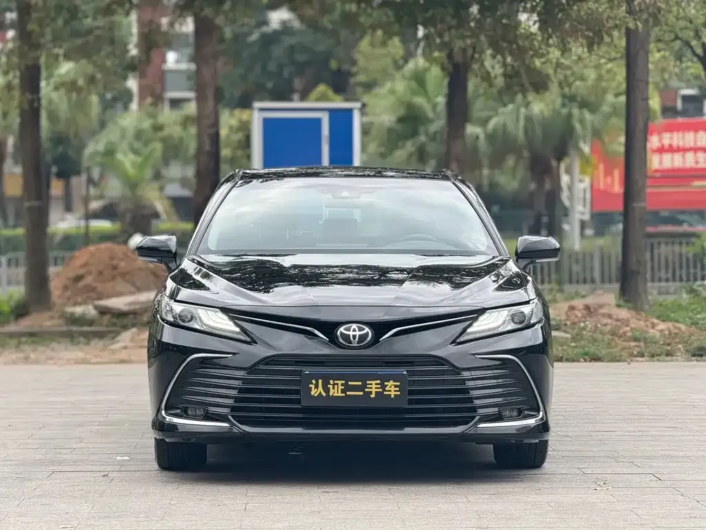Toyota Camry — фото 9