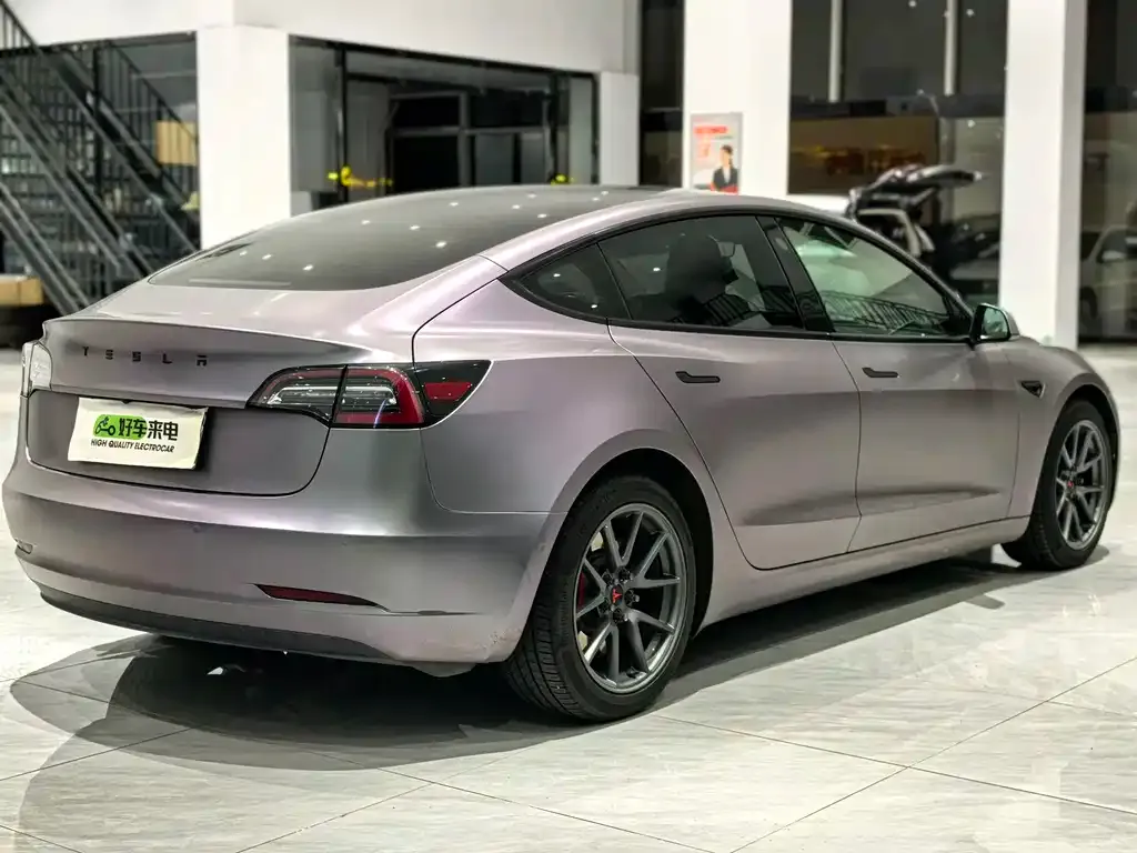 Tesla Model 3 — фото 8
