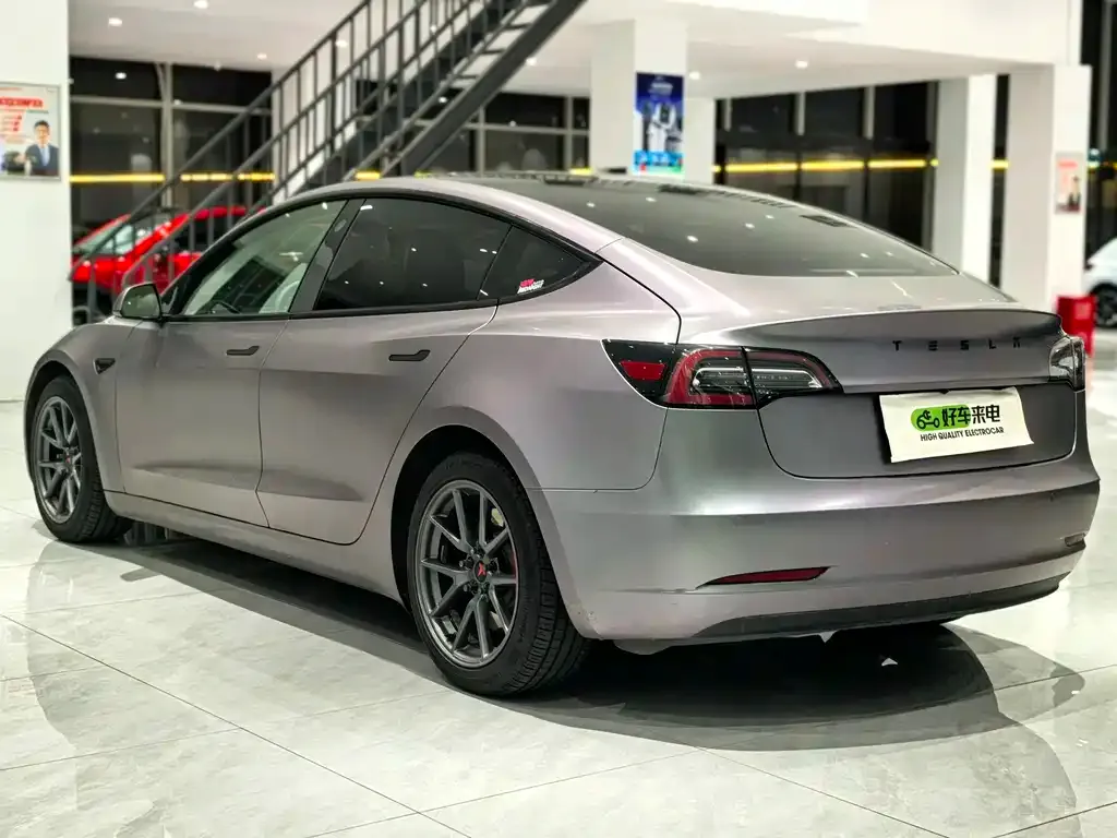Tesla Model 3 — фото 7