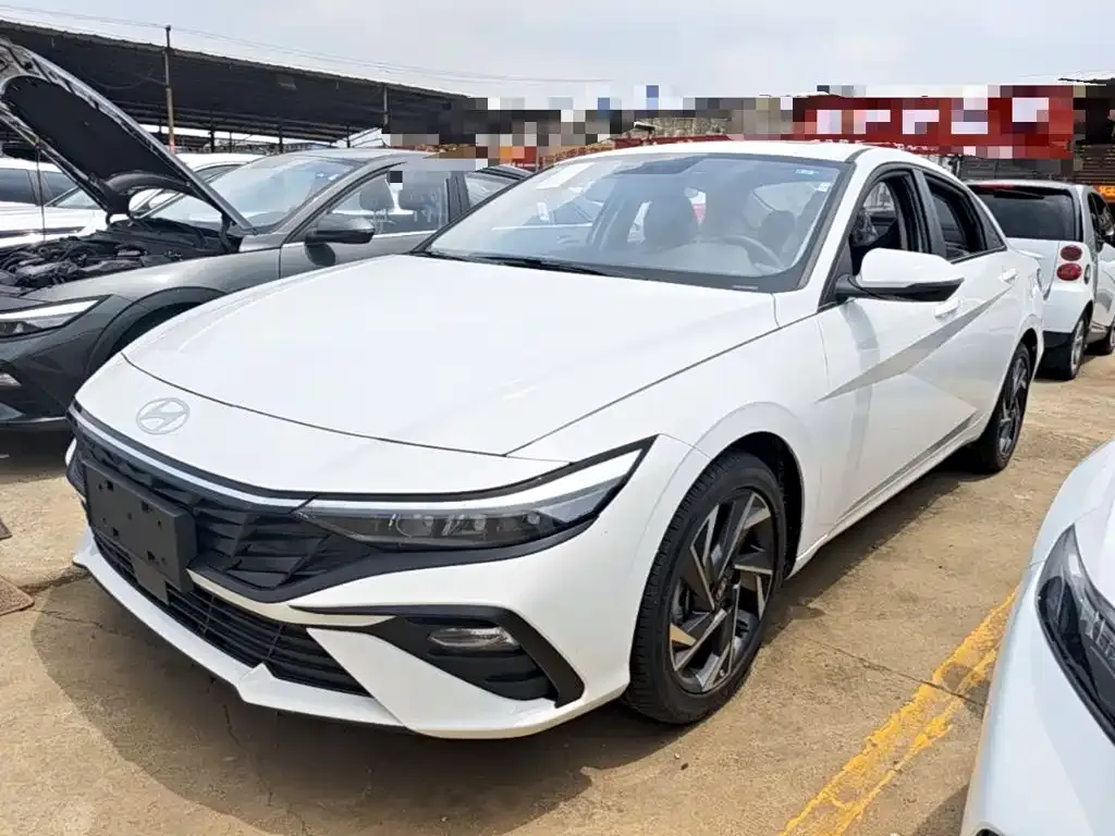 Hyundai Elantra — фото 8