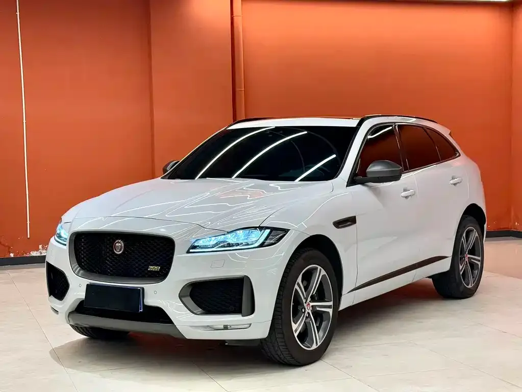 Jaguar F-PACE — фото 1