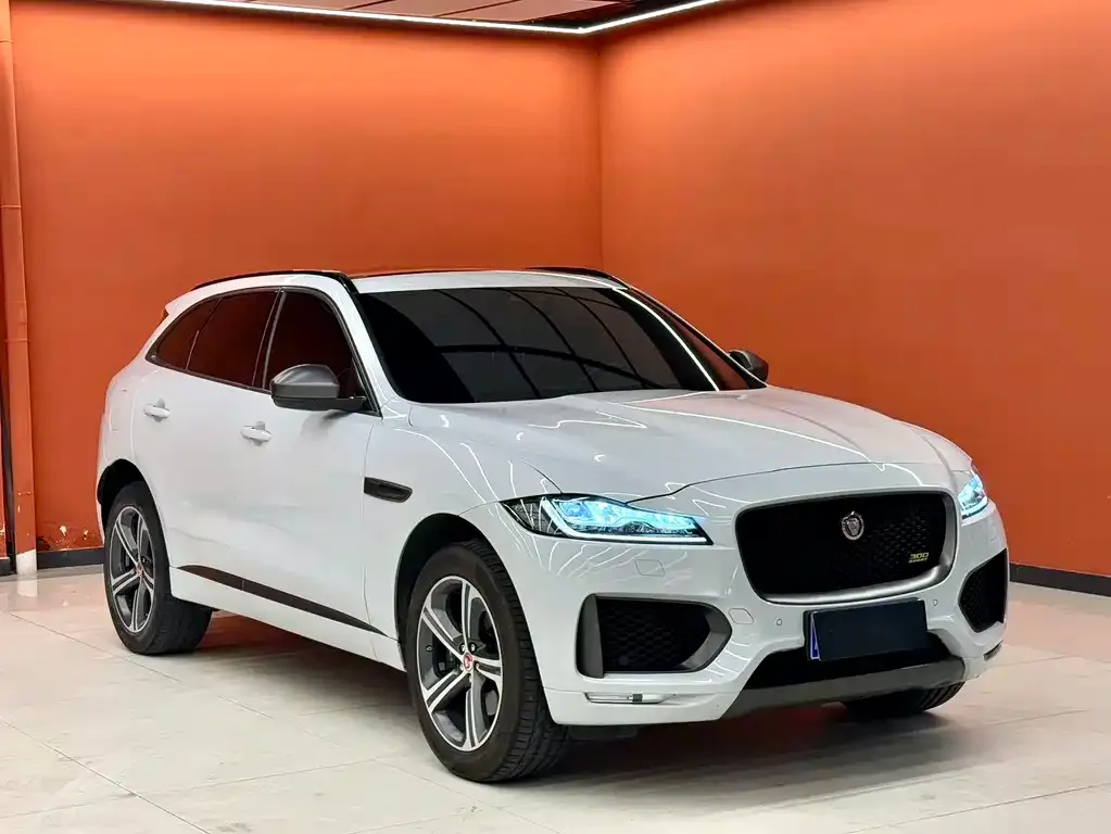 Jaguar F-PACE — фото 7