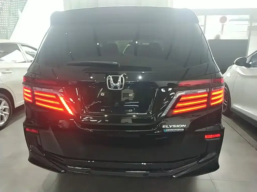 Honda Elysion — фото 2
