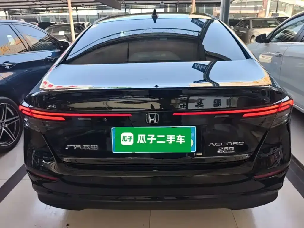 Honda Accord — фото 7