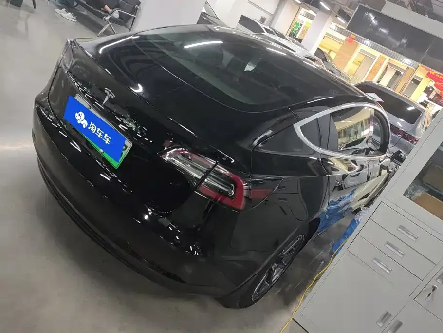 Tesla Model 3 — фото 8