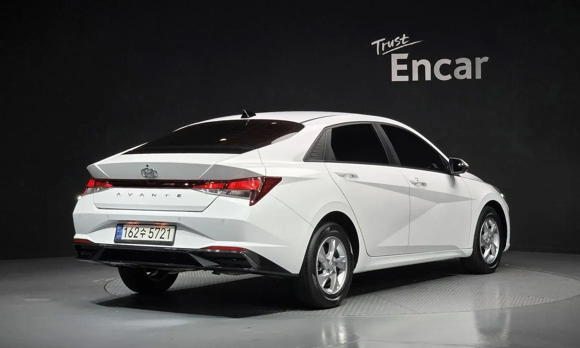 Hyundai AVANTE — фото 2