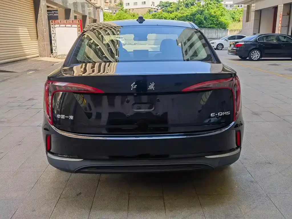 Hongqi E-QM5 — фото 10