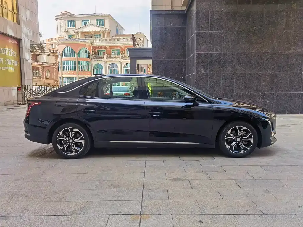 Hongqi E-QM5 — фото 6