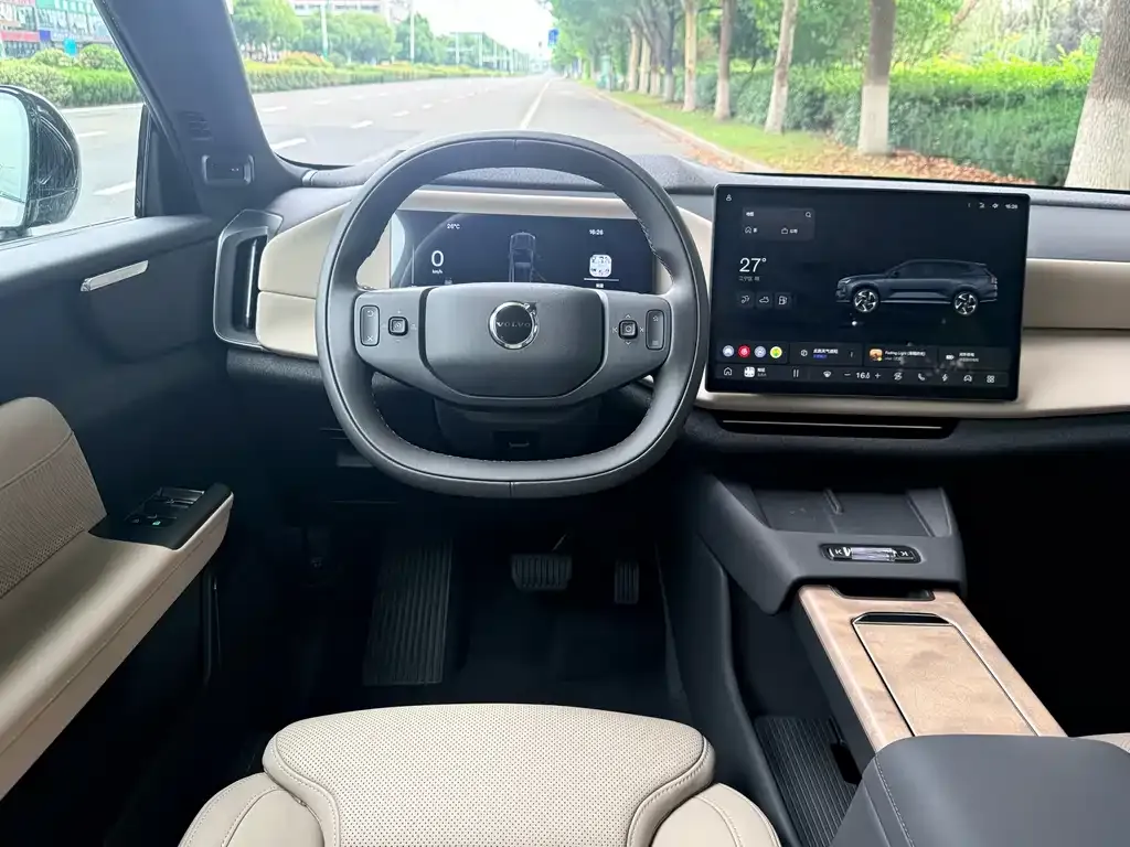 Volvo XC70 Plug-in Hybrid — фото 5