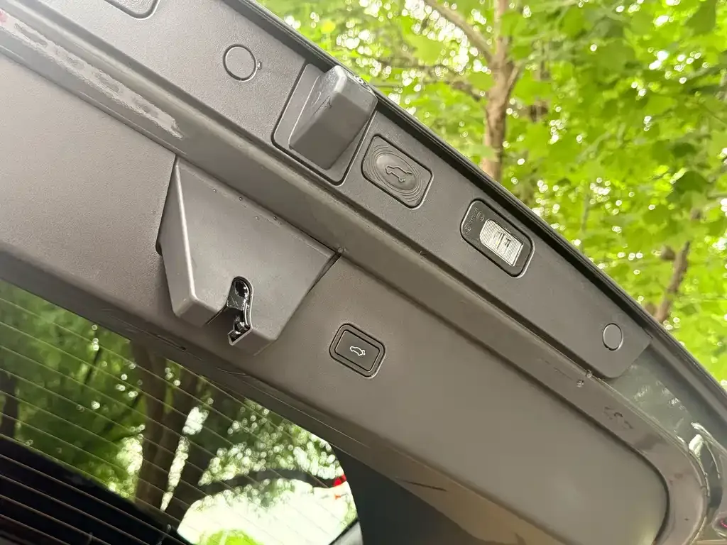 Volvo XC70 Plug-in Hybrid — фото 6