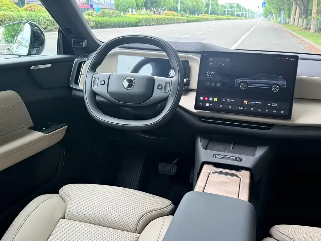 Volvo XC70 Plug-in Hybrid — фото 2