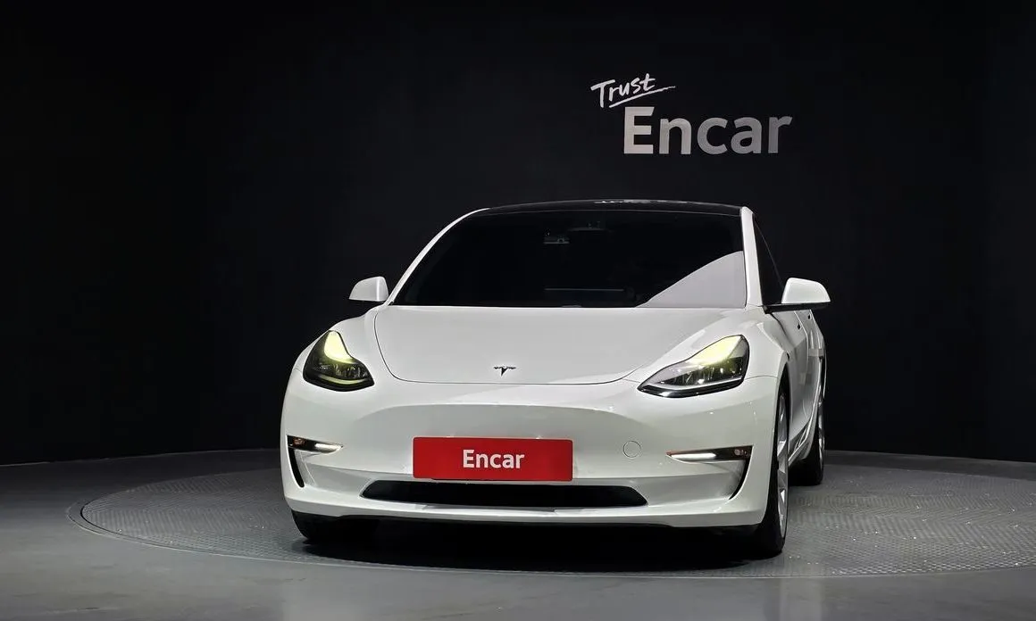 Tesla Model 3 — фото 9
