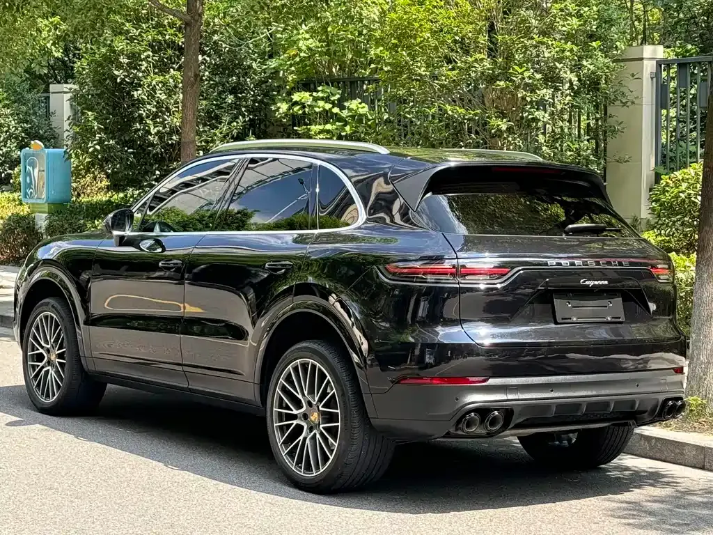Porsche Cayenne — фото 7