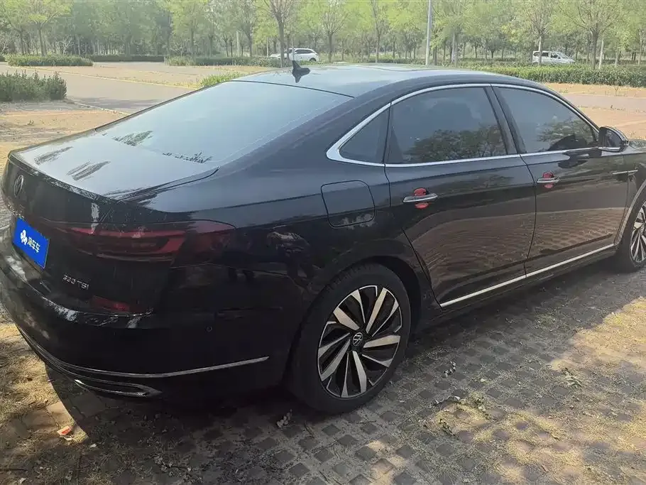 Volkswagen Passat — фото 10