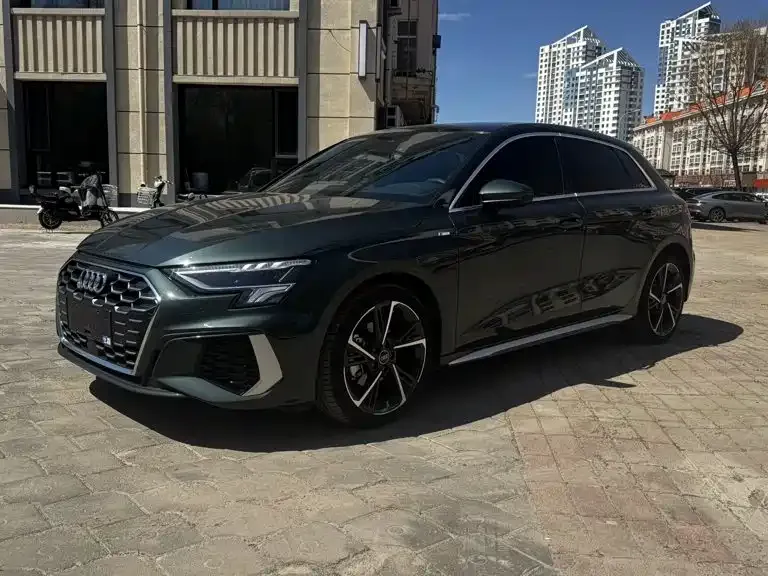 Audi A3 — фото 1