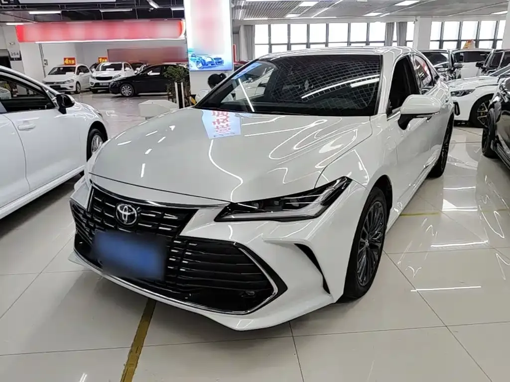 Toyota Avalon — фото 1