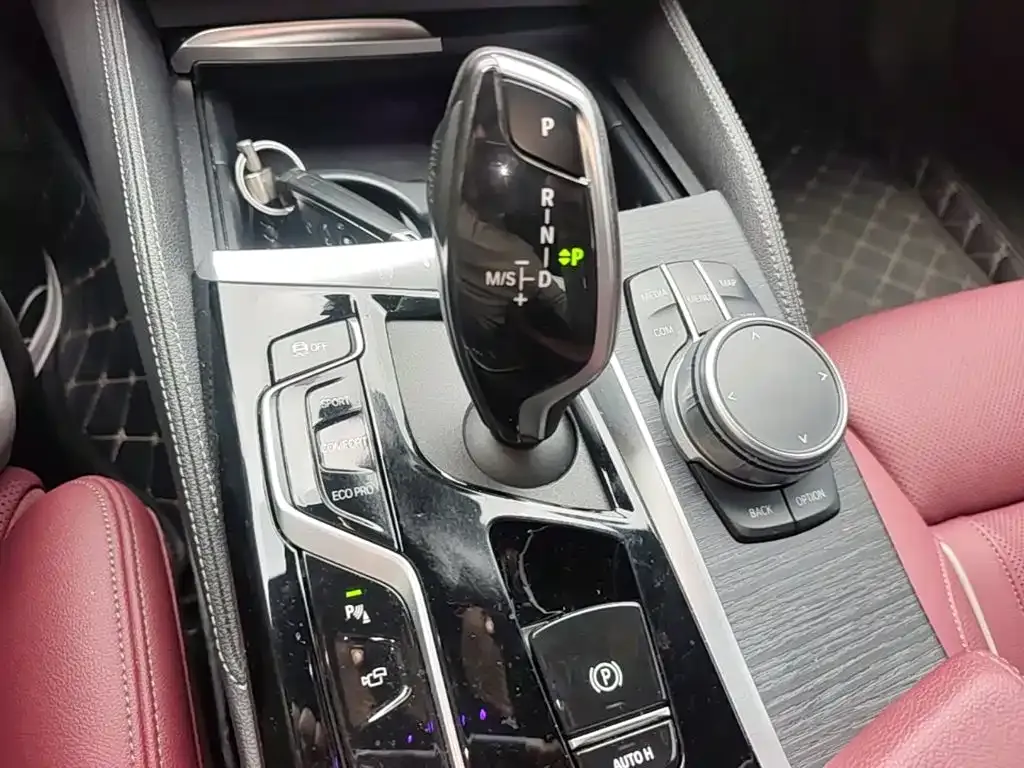 BMW 5 Series — фото 10