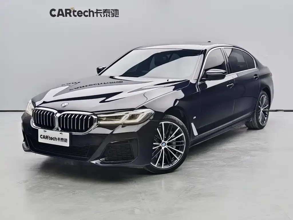 BMW 5 Series — фото 1