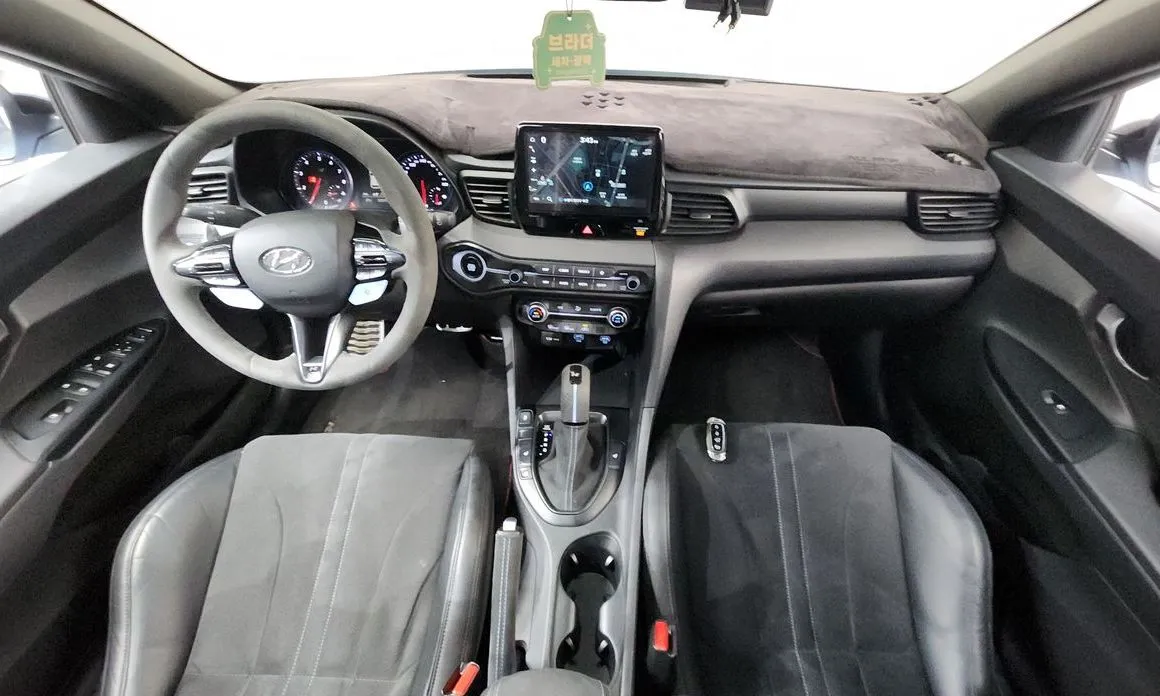 Hyundai Veloster — фото 9