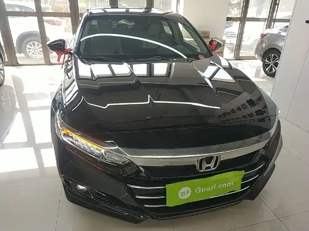 Honda Accord — фото 8