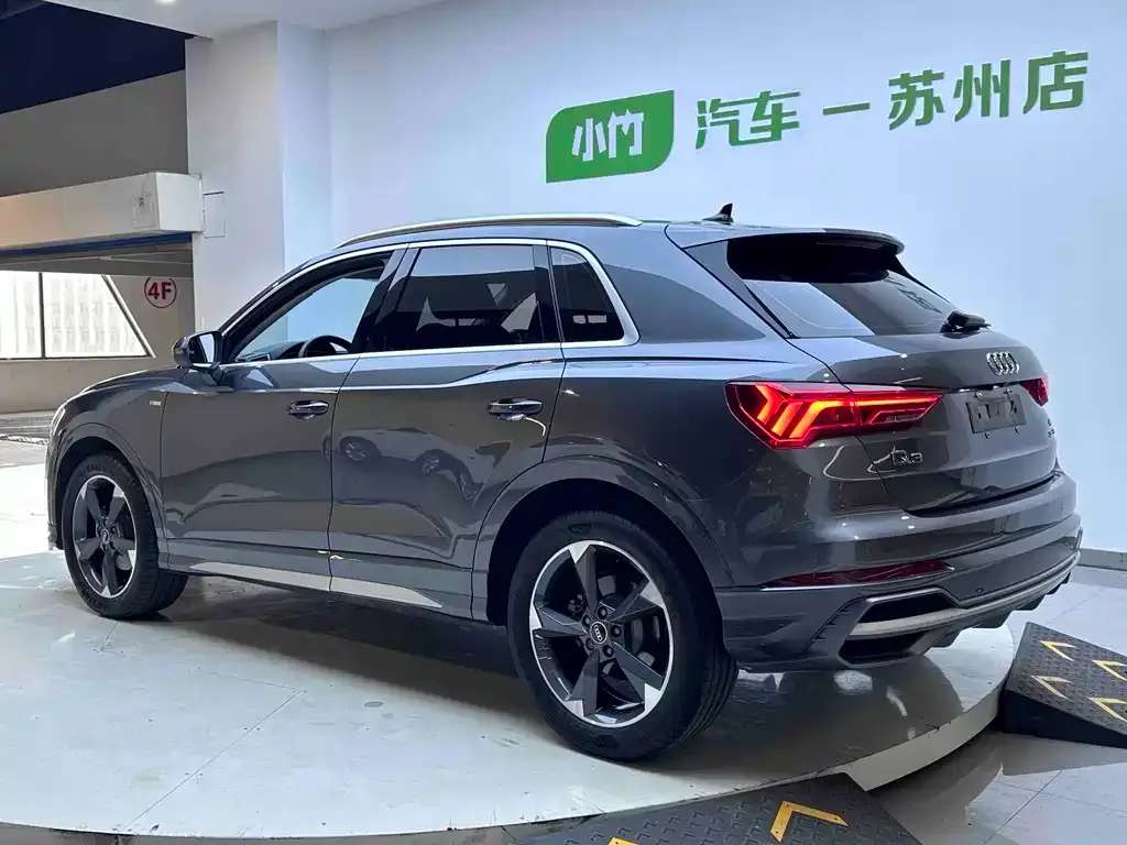 Audi Q3 — фото 10