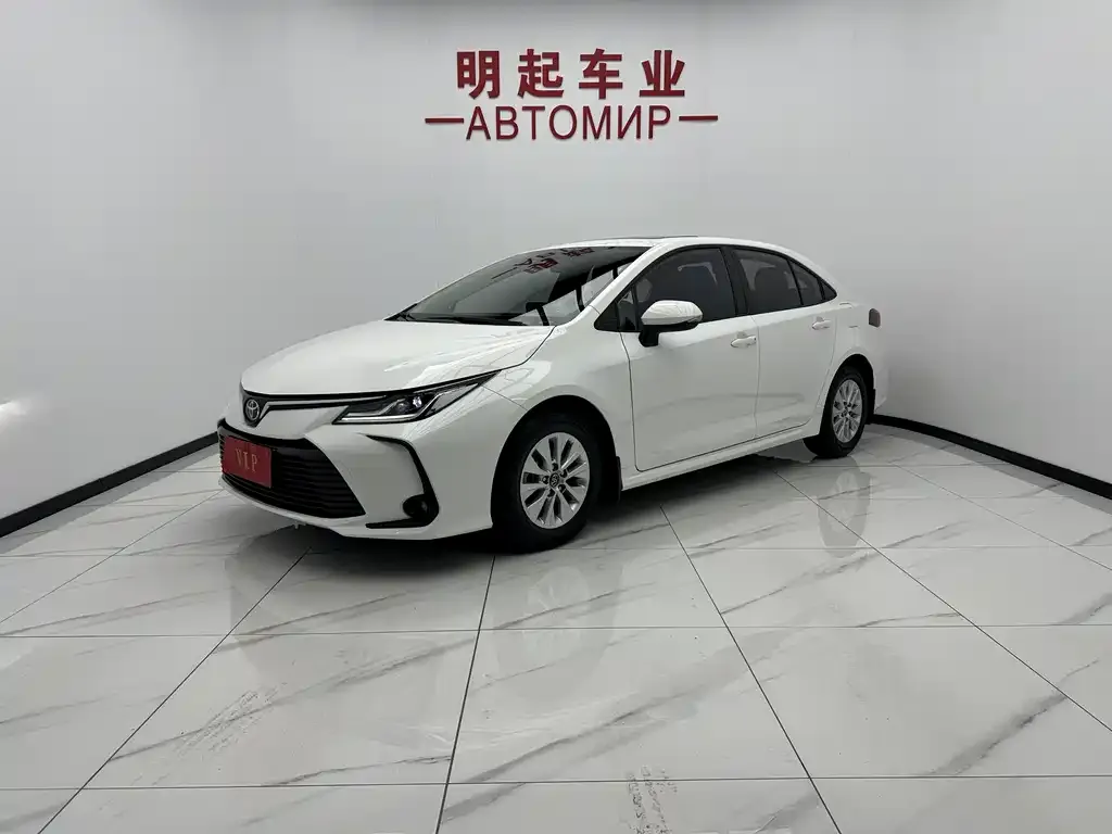 Toyota Corolla — фото 1