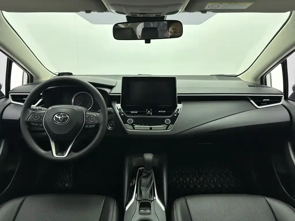 Toyota Corolla — фото 9