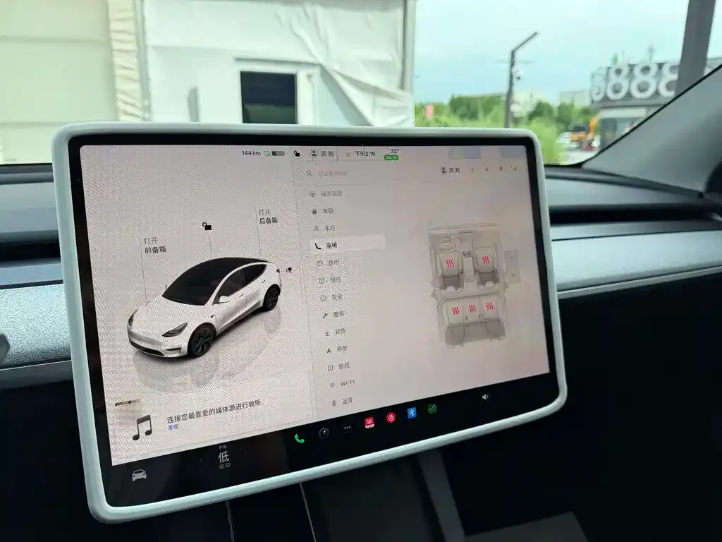 Tesla Model Y — фото 5