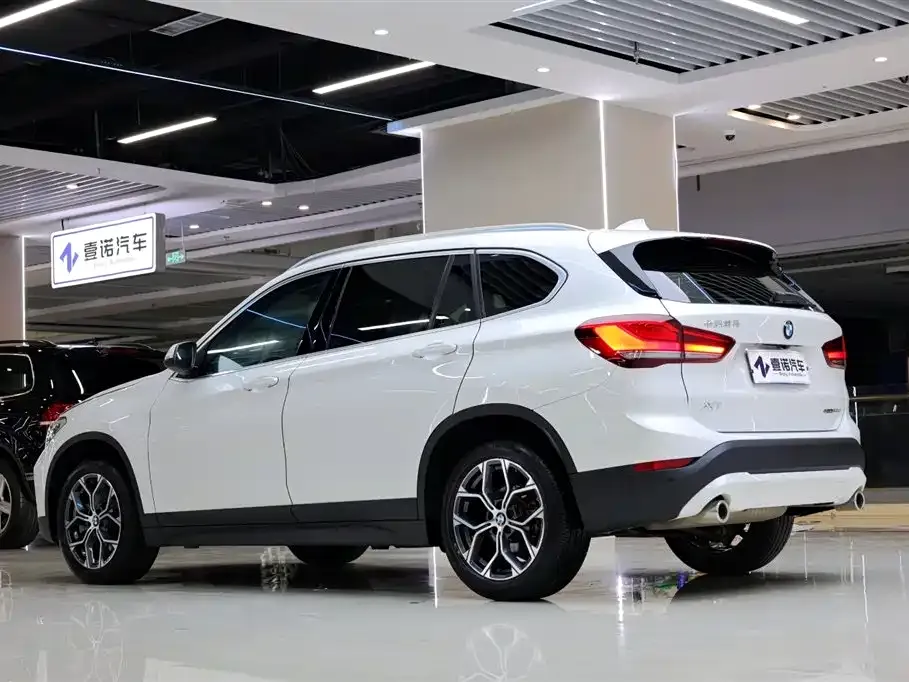 BMW X1 — фото 8