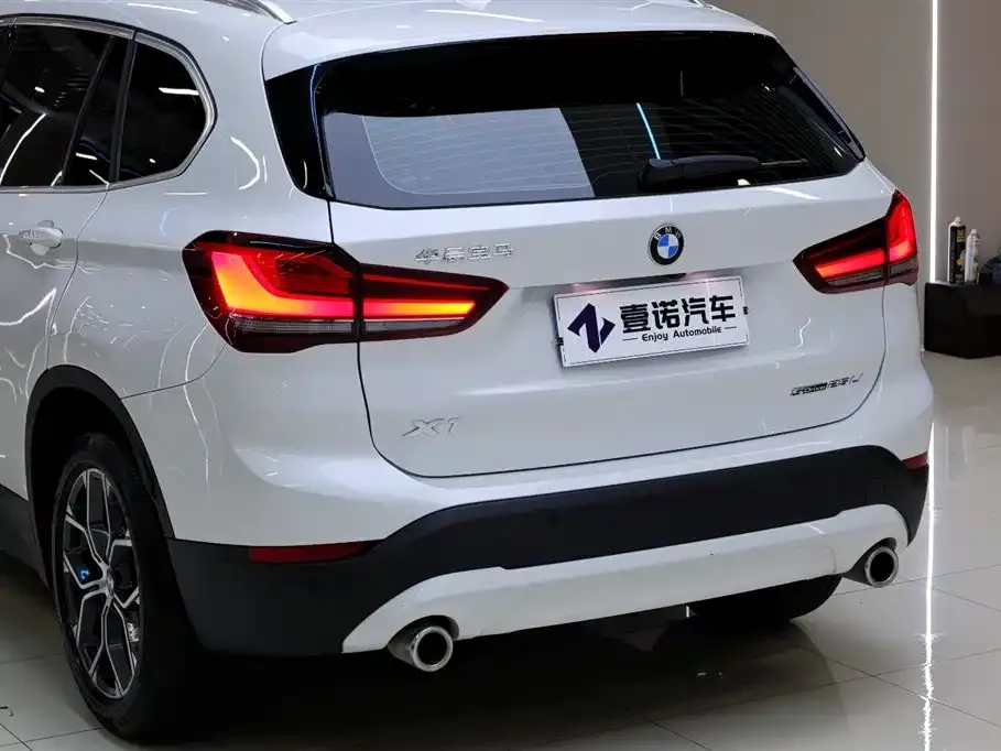 BMW X1 — фото 9