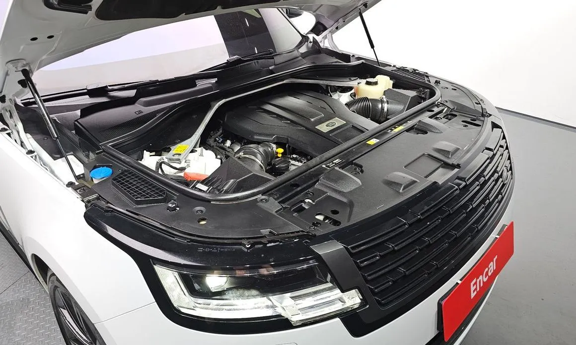 Land Rover Range Rover 2023 из KR, фото 2