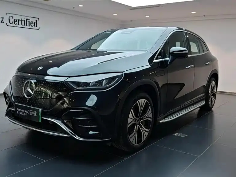 Mercedes-Benz EQE SUV — фото 1