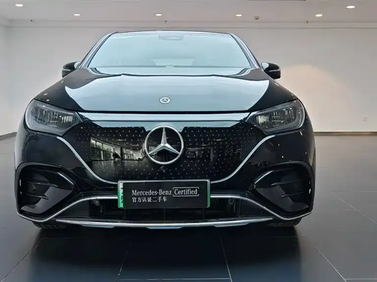 Mercedes-Benz EQE SUV — фото 7