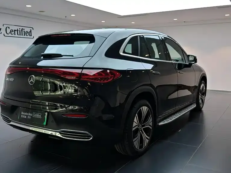 Mercedes-Benz EQE SUV — фото 2