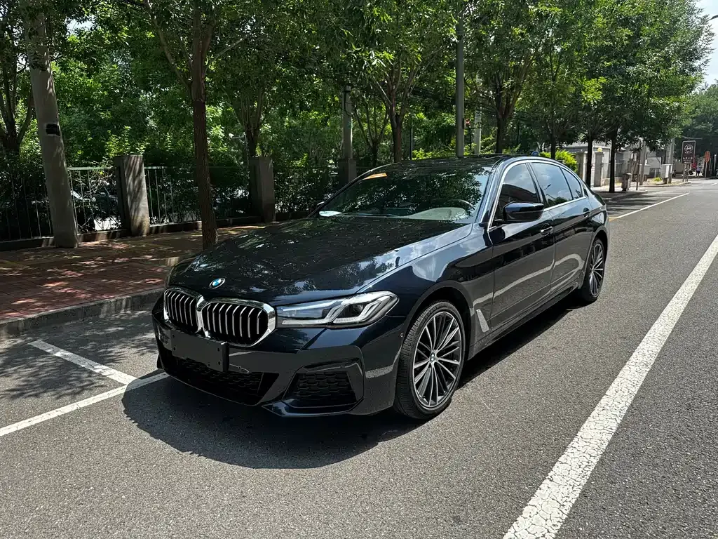 BMW 5 Series — фото 1