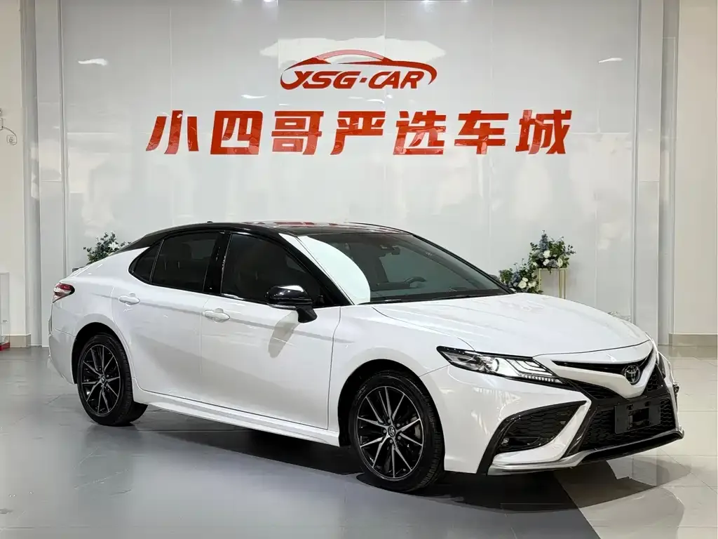Toyota Camry — фото 7