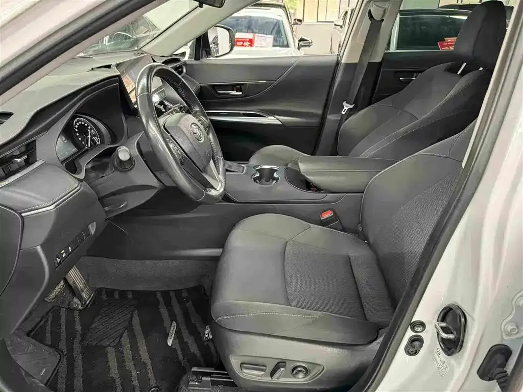 Toyota Harrier — фото 8